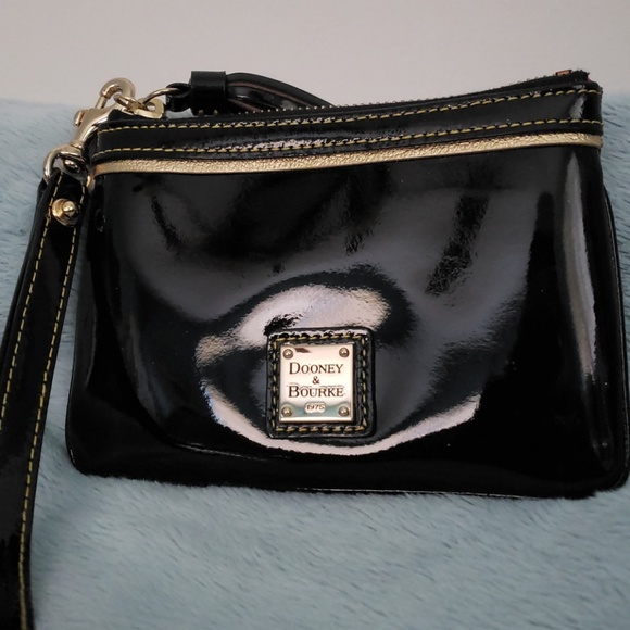 Dooney & Bourke Handbags - Dooney & Bourke Black Wristlet